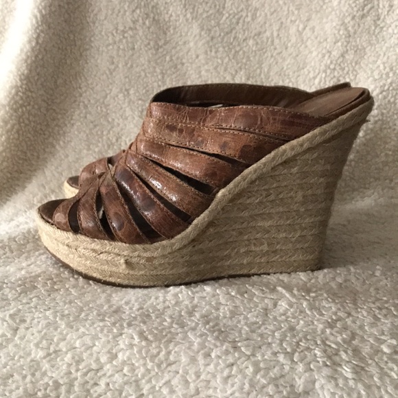 Aldo Ladies Leather Wedge, in excellent condition! - Picture 2 of 7